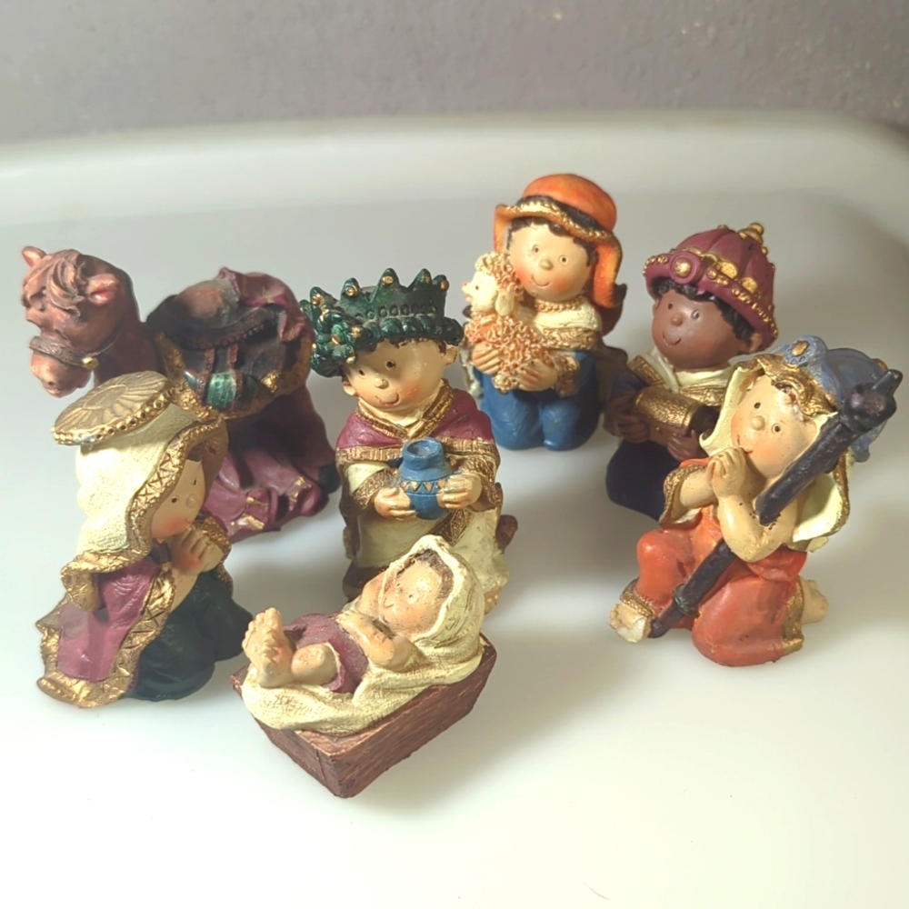 Children's 7 Piece Nativity, Sweet Smiling Resin Figures